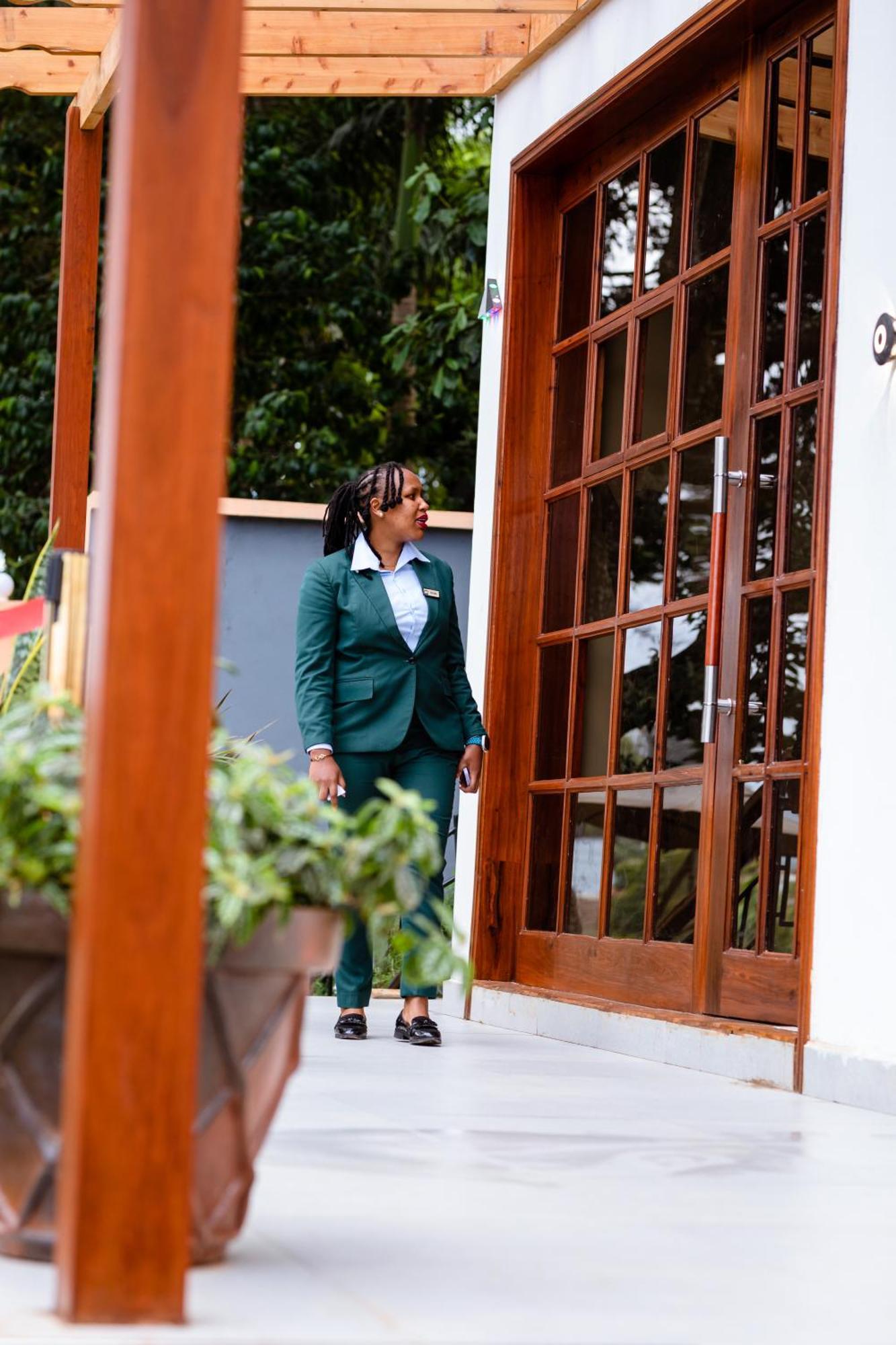 Greenside Hotel Arusha Buitenkant foto