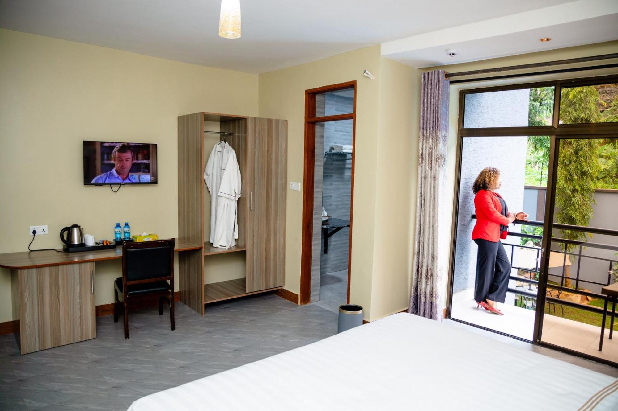Greenside Hotel Arusha Buitenkant foto