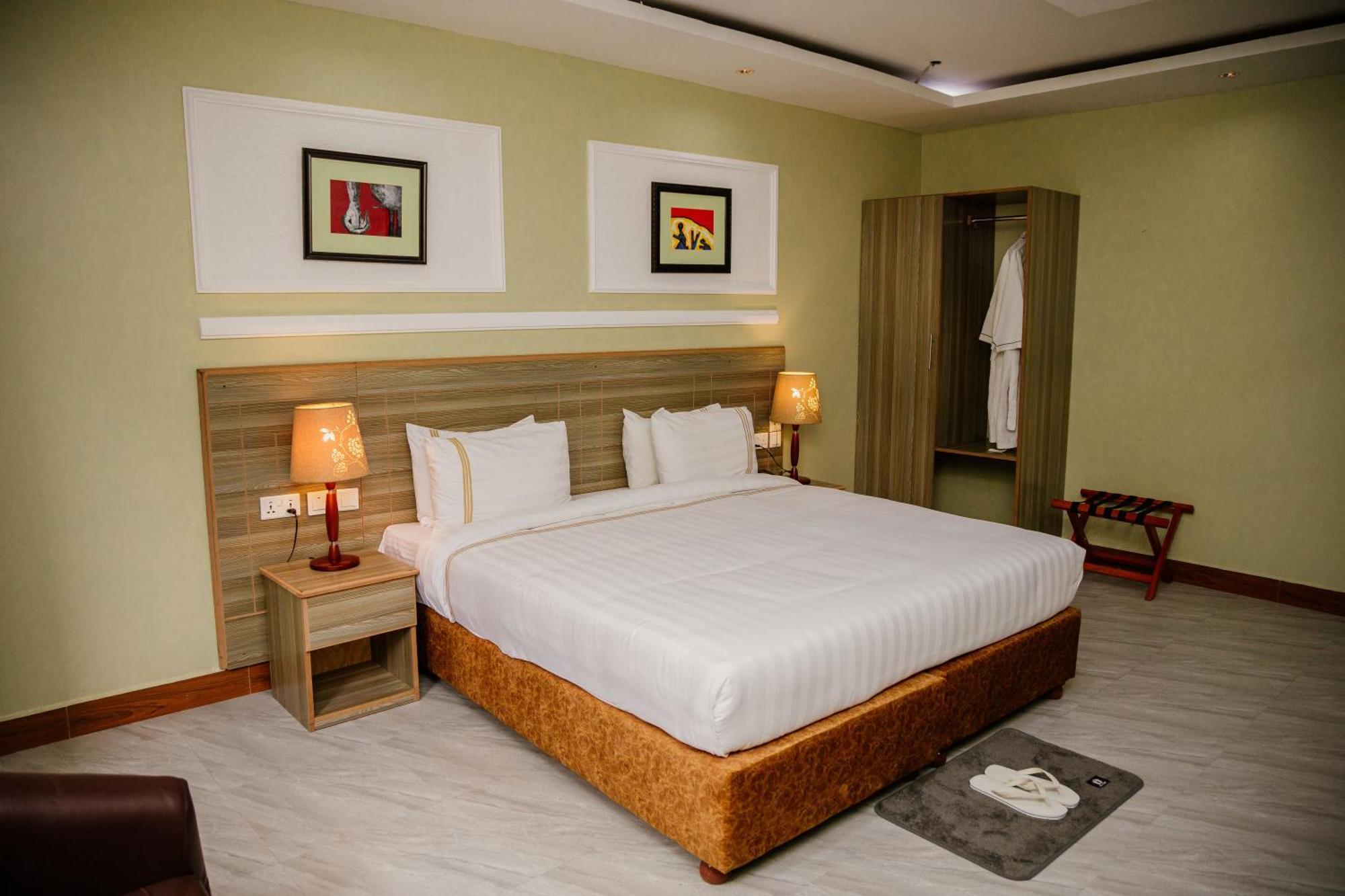 Greenside Hotel Arusha Buitenkant foto